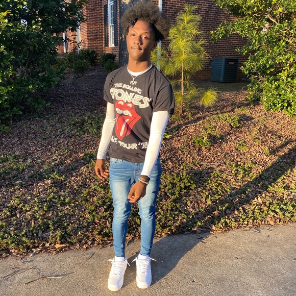 Profile Picture of Calvin Choice (@playsoanti) on Poshmark