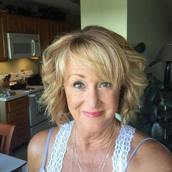 Profile Photo of Laurie Sprague kinzie (@kinziel63) on Poshmark