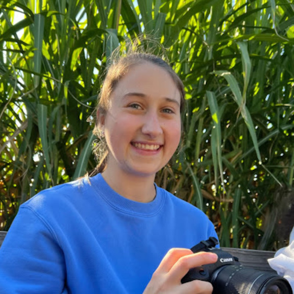 Profile Picture of Rachel Karalnik (@rachelkaralnik7) on Poshmark