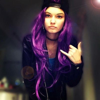 Profile Picture of Alex Glahn (@lovinkanebrown) on Twitter