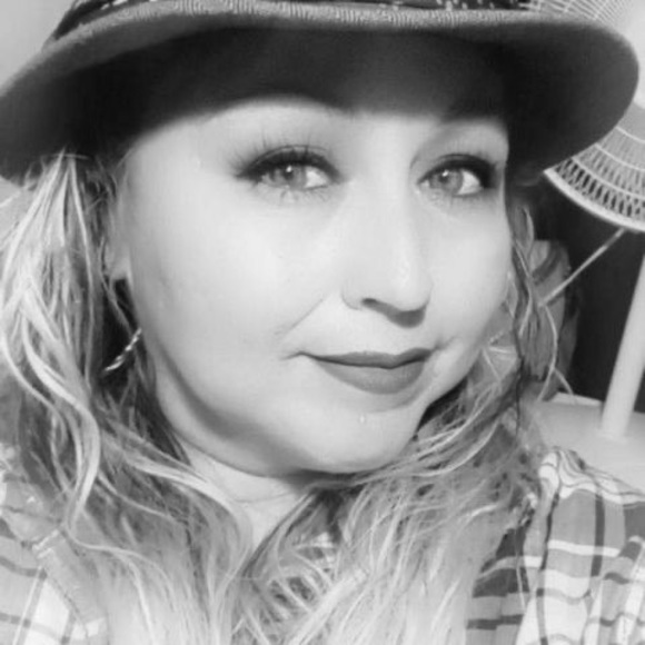 Profile Picture of Norma Rivera (@yperez2574) on Poshmark