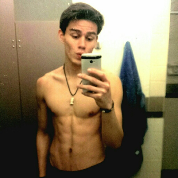 Profile Picture of Justin Robles (@justin008) on Poshmark