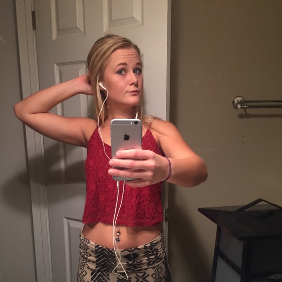 Profile Picture of Erika Mccoy (@erikaaliice) on Poshmark