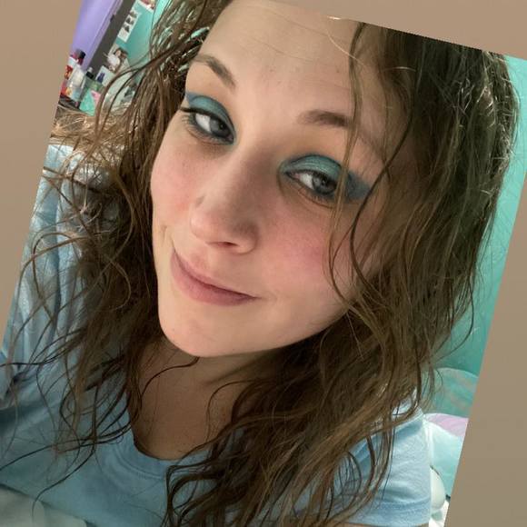 Profile Picture of Kimberly Doucette (@kimmerz1987) on Poshmark