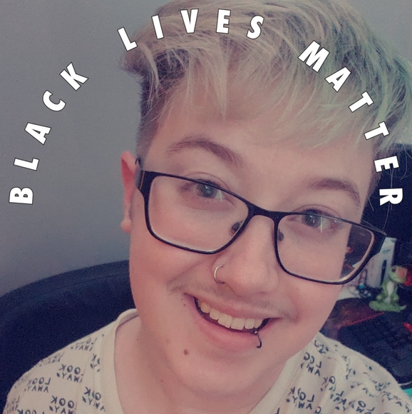 Riley Hanly - Poshmark Profile Picture of Riley Hanly (@rphanly23) on Poshmark