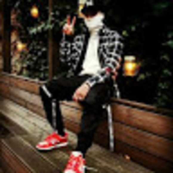 Profile Picture of Kodi Dagenais (@kodidagen) on Poshmark