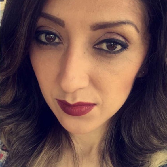 Profile Picture of Leticia Cordova (@lettycc2185) on Poshmark