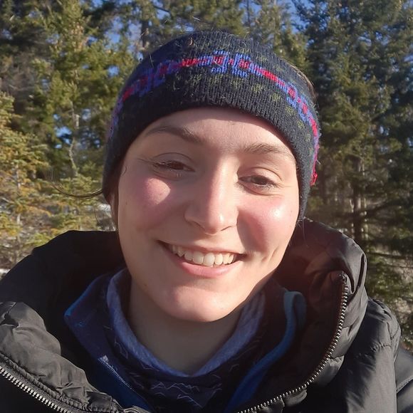 Kate Wellings - Poshmark Profile Picture of Kate Wellings (@kwellings) on Poshmark