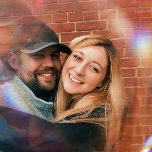 Profile Picture of Chelsea Neuling (@gonnabeajonas) on Poshmark