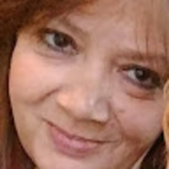 Profile Picture of Angelakim Fulwiler (@akbfulwiler) on Poshmark