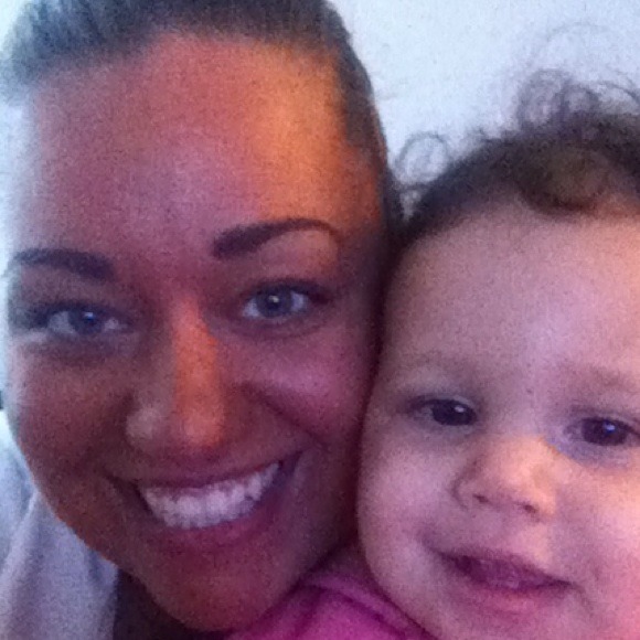 Profile Picture of Danielle Vaillancourt (@lailasmamabear) on Poshmark