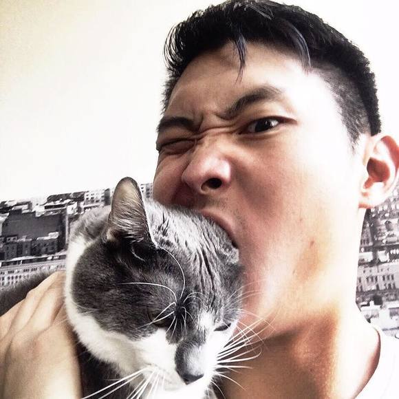 Profile Picture of Andrew Chui (@andrewchui) on Poshmark