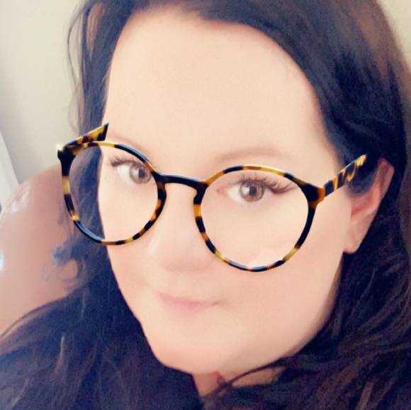 Profile Picture of Courtney Steranka (@steranka) on Poshmark