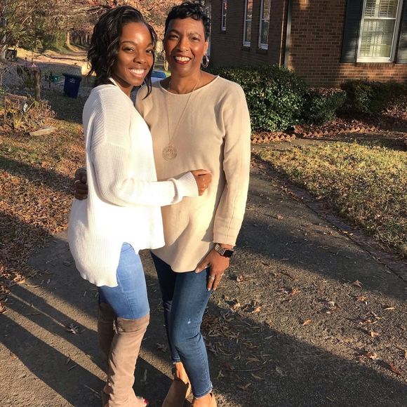 Profile Picture of Jamie Cathcart-stowe (@jamiemstowe) on Poshmark