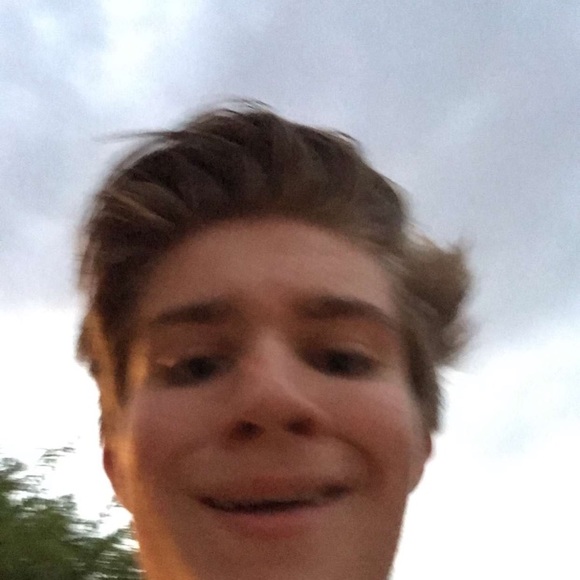 Profile Picture of Trevor Ostaff (@dirtychicken) on Poshmark