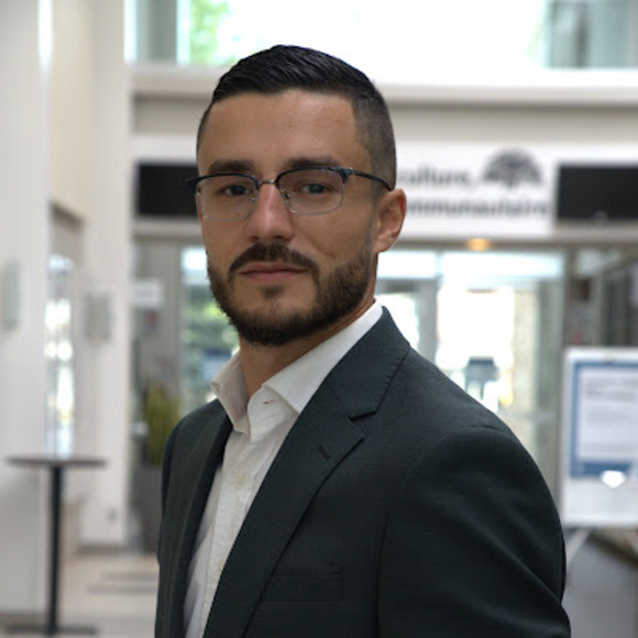 Profile Picture of Rafik Issaadi (@issaadirafik) on Poshmark