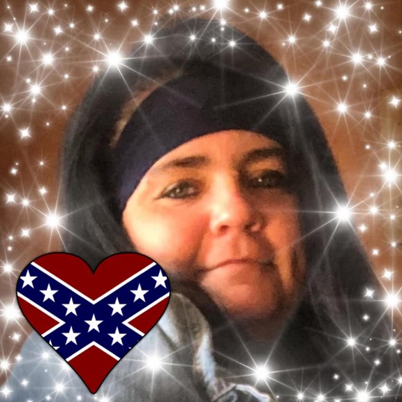 Profile Picture of Lorenda Tolliver (@hott_toad1983) on Poshmark