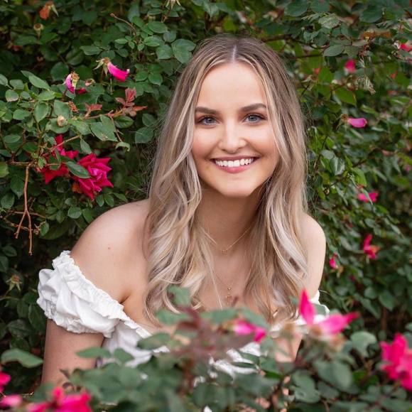 Profile Picture of Isabella Friemel (@izzyswag) on Poshmark