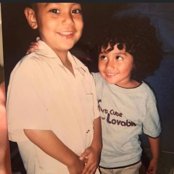 Profile Picture of Leonardo Vera (@leonardovera) on Poshmark