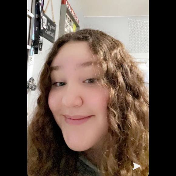 Profile Picture of Marissa Zdroik (@marissazdroik) on Poshmark