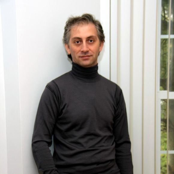 Profile Picture of Felix Fischman (@ffischman) on Poshmark