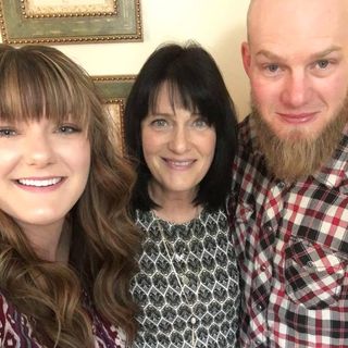 Adrienne Hampton Alvey - Facebook Profile Picture of Adrienne Hampton Alvey (@adrienne.h.alvey) on Facebook