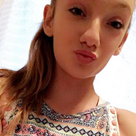 Profile Picture of Alexis Pecararo (@alexis_pecararo) on Poshmark