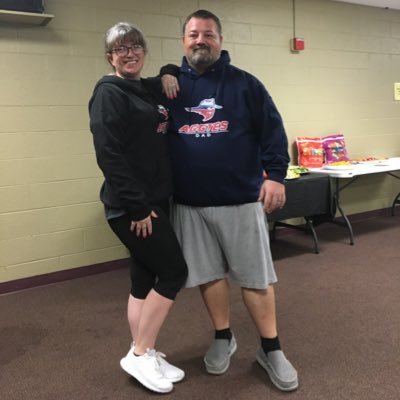 Profile Picture of James&Kelly Hearn (@jamesandkelly99) on Twitter