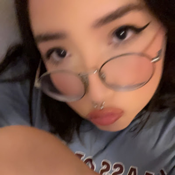 Profile Picture of Yolie Moctezuma (@yoyom0f0) on Poshmark