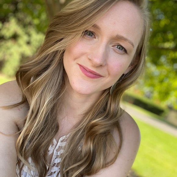 Profile Picture of Katelyn Mcphillips (@katemcphilly) on Poshmark