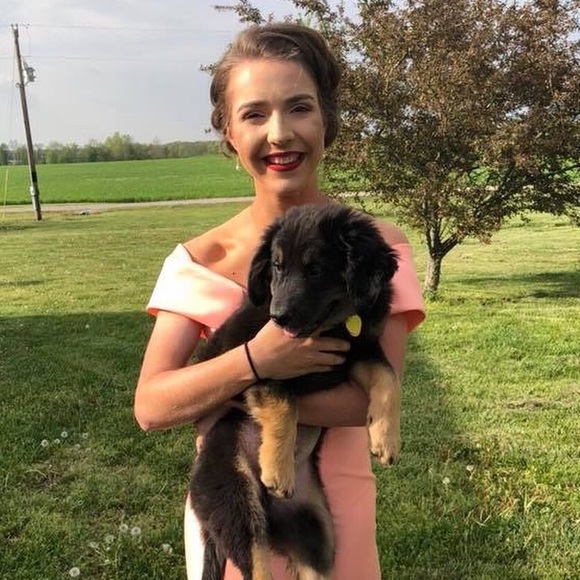 Profile Picture of Michaela Moore (@mchmre) on Poshmark