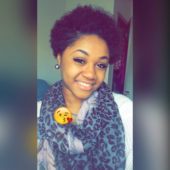 Profile Picture of Jasmine Snead (@jasmine411) on Poshmark