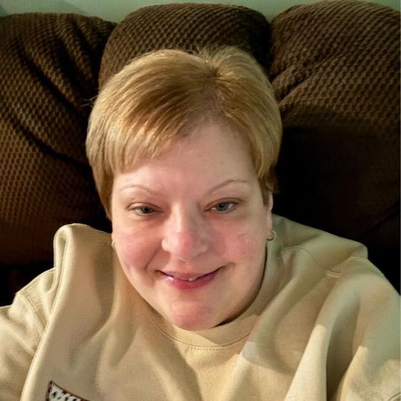 Profile Picture of Theresa Tomsovic (@t_tomsovic) on Poshmark