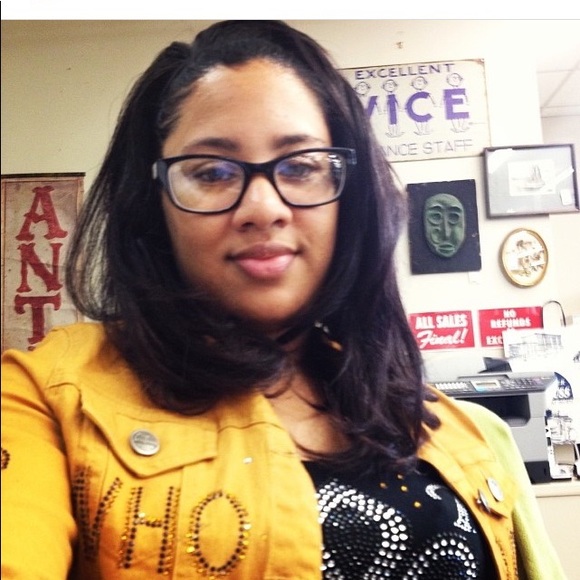 Profile Picture of M Wells (@mwells0017) on Poshmark