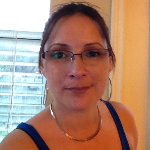 Profile Picture of Cindy Alvarez (@cindylulu) on Poshmark