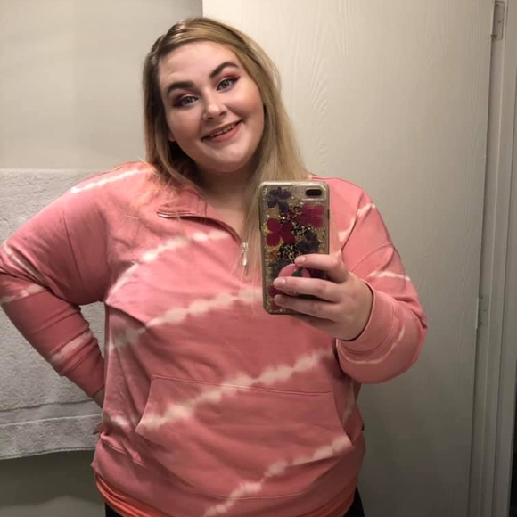 Profile Picture of Amanda Wafford (@waffoaj) on Poshmark