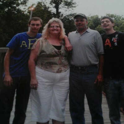 Profile Picture of Lisa Shier (@LisaWillmsShier) on Twitter