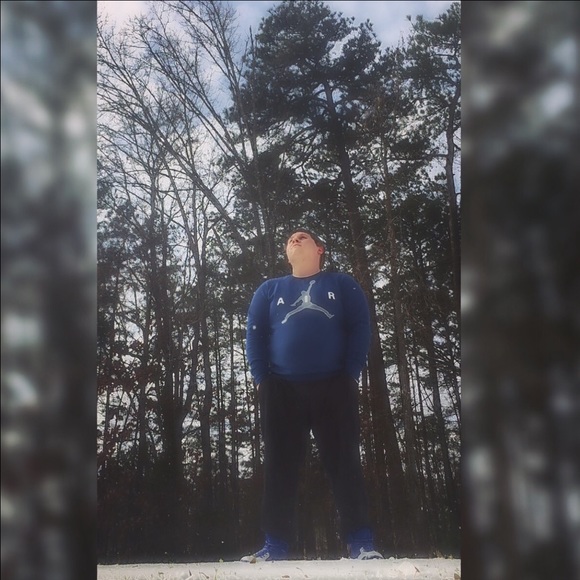 Bailey Holmes - Poshmark Profile Picture of Bailey Holmes (@holmesy_2) on Poshmark