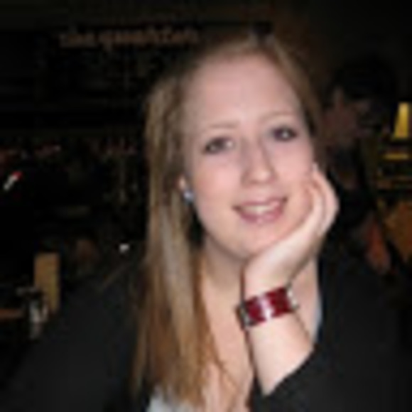 Profile Picture of Mel Karpinskyj (@bettsy89) on Poshmark