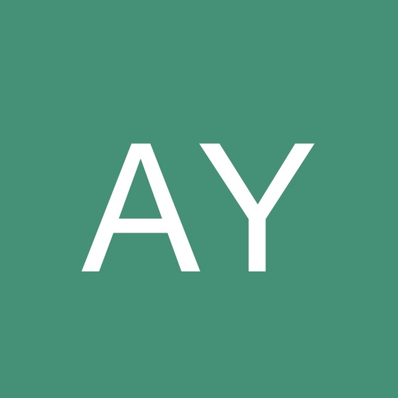 Profile Picture of Arshin Yousefnejad (@arshinyn) on Poshmark