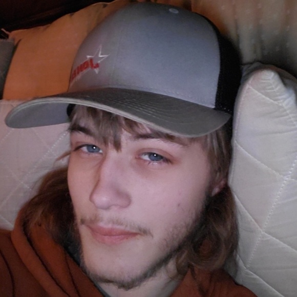 Profile Picture of Austin Skrdla (@ajskrdla) on Poshmark