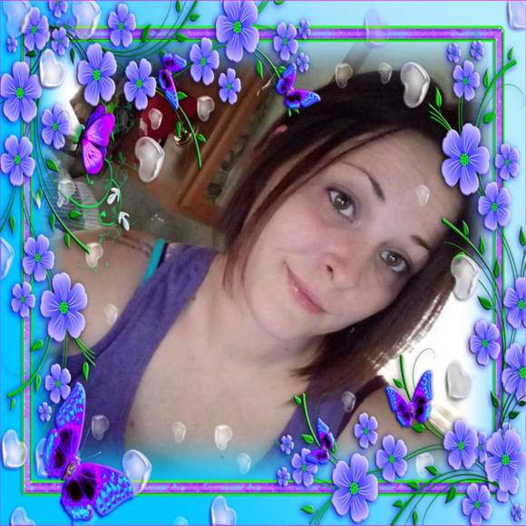 Profile Picture of Sarah Stevey (@sarahstevey) on Poshmark