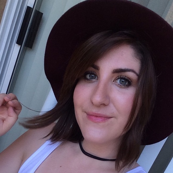 Kari Watson - Poshmark Profile Picture of Kari Watson (@scarykari) on Poshmark