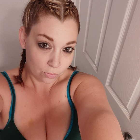 Profile Picture of Kristen Heether (@mommy9117) on Poshmark