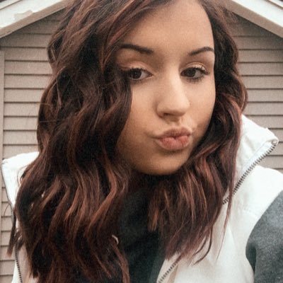 Profile Picture of Miranda Monyak (@miranda_monyak) on Twitter