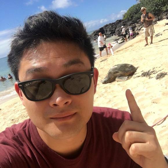 Profile Picture of Clifford Lin (@cliffordlin) on Poshmark