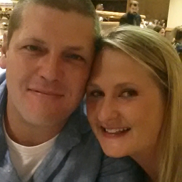 Profile Picture of Colleen Fecto (@colleenfecto) on Poshmark