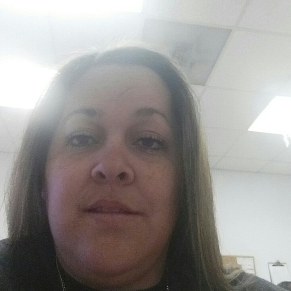 Profile Picture of Tish Lethbridge (@llethbridge) on Poshmark