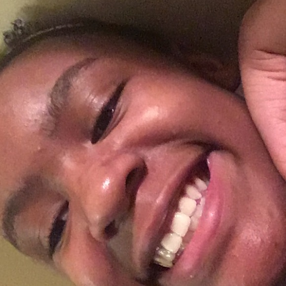 Profile Picture of Gabrielle Brockett (@g_brockett) on Poshmark