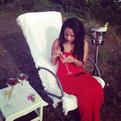 Profile Picture of Nicole (@nickeve) on Twitter
